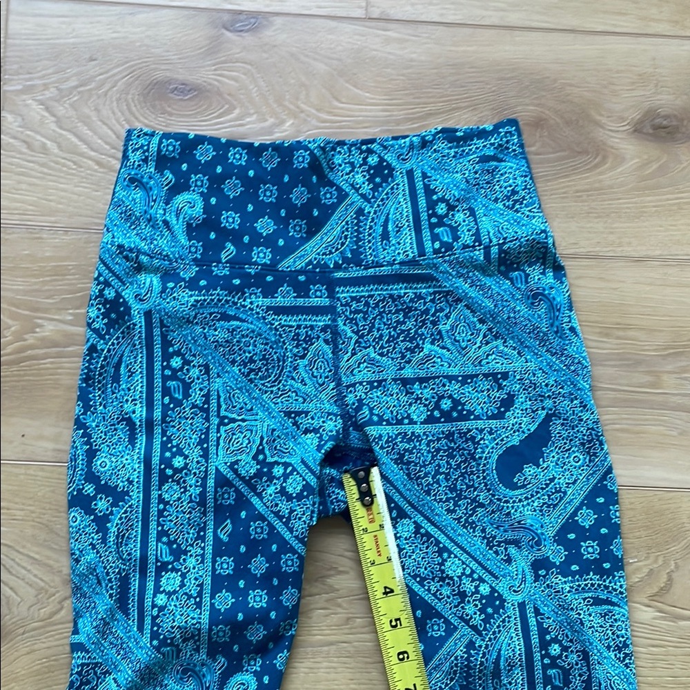 Fabletics patterned workout pants - Picture 7 of 16